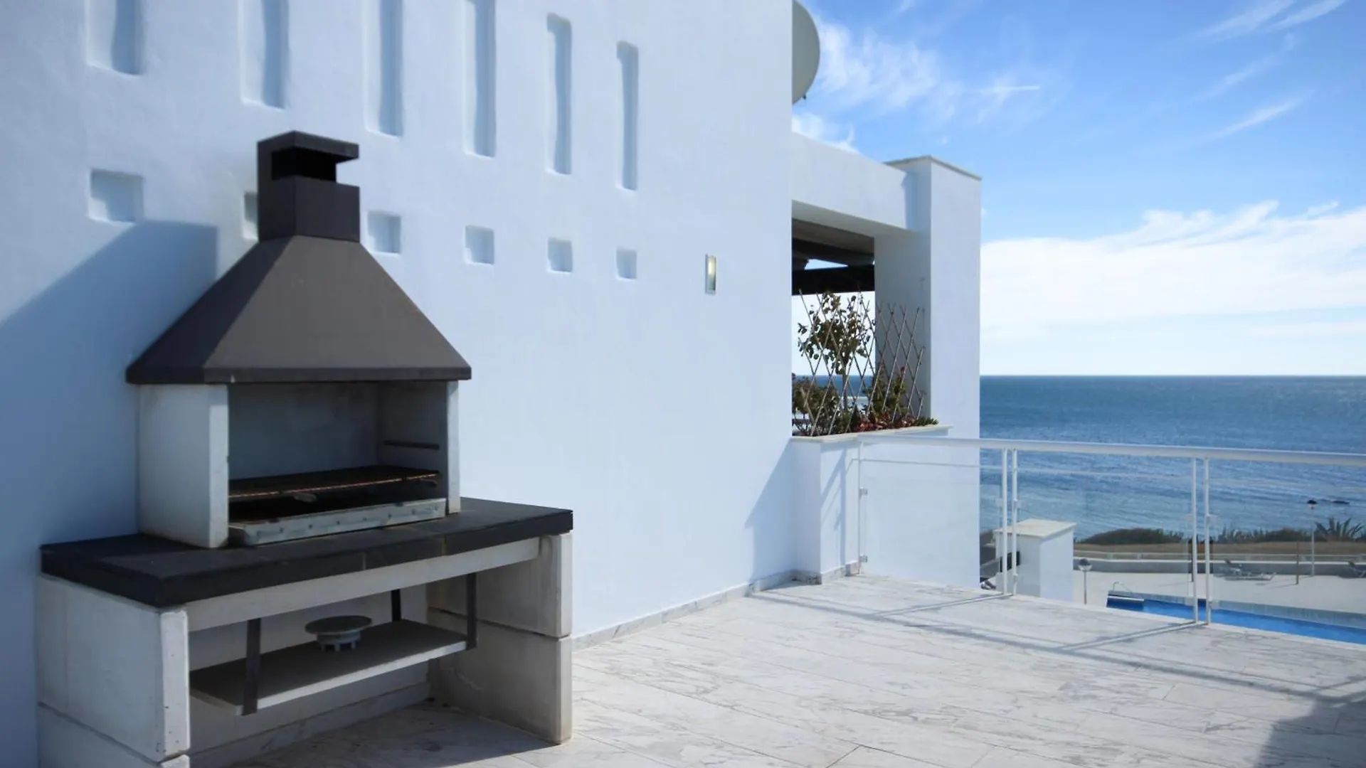 Apartment Beachfront Penthouse With Sea Views, Hot Tub, Bbq Casares