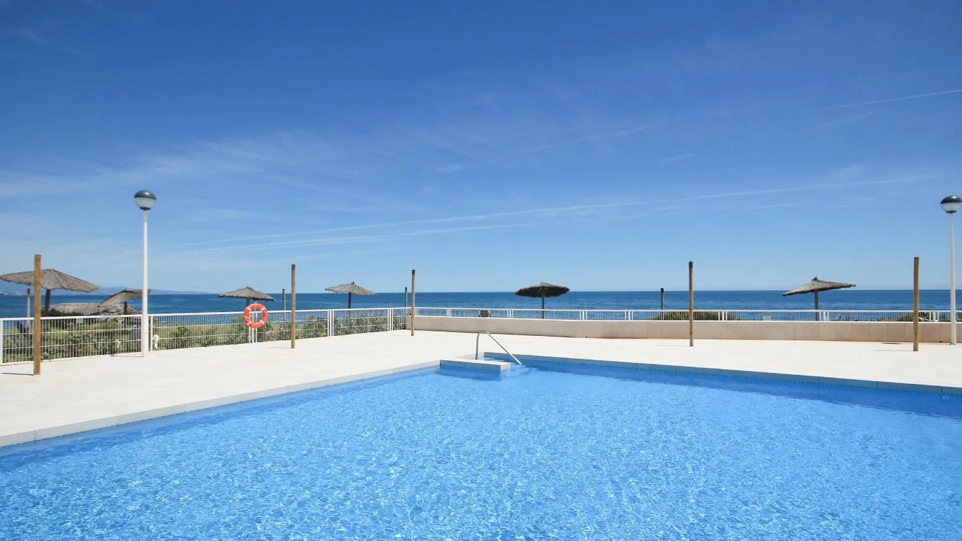 Apartment Beachfront Penthouse With Sea Views, Hot Tub, Bbq Casares
