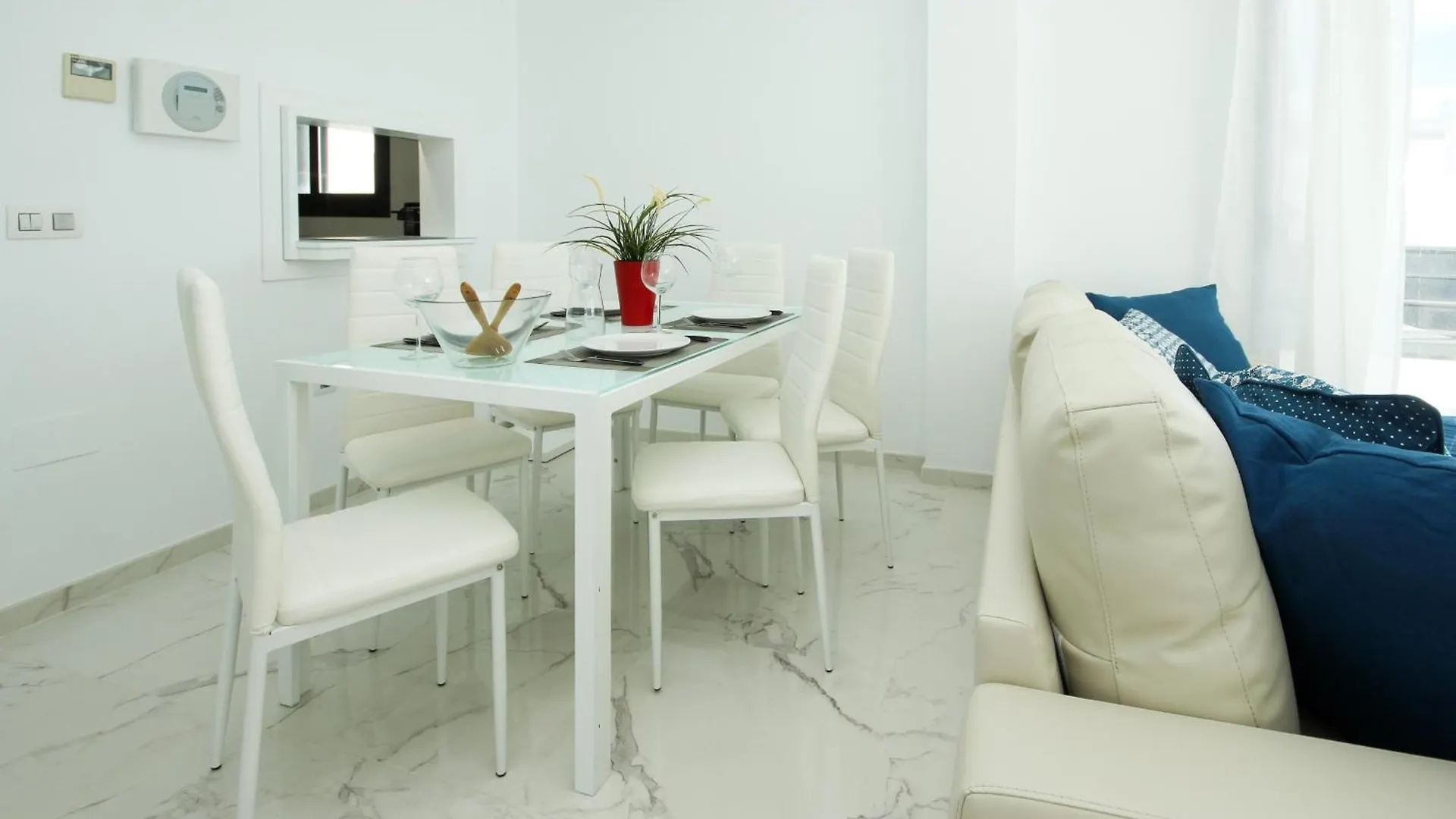 Beachfront Penthouse With Sea Views, Hot Tub, Bbq Casares 0*,