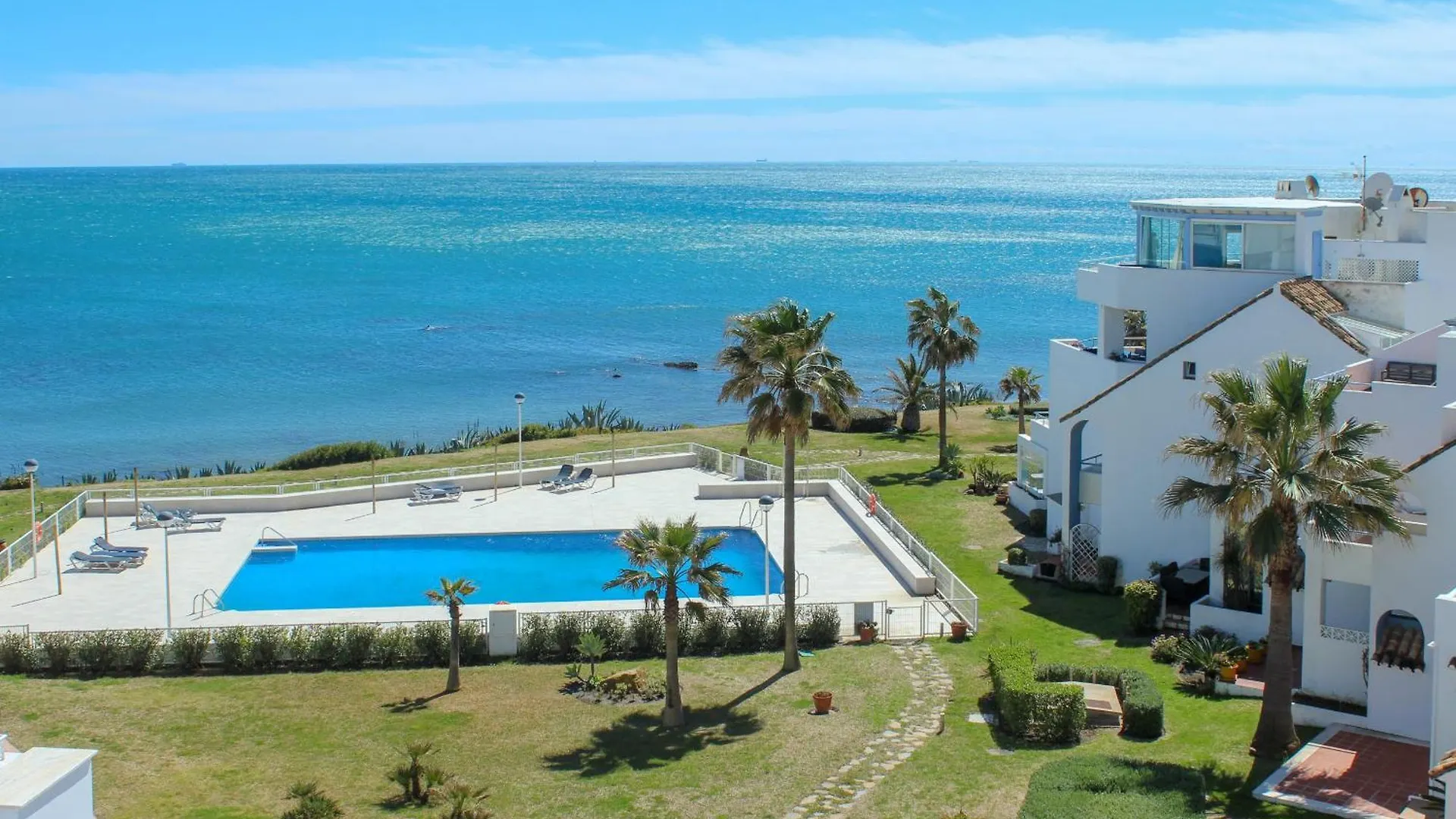 Apartment Beachfront Penthouse With Sea Views, Hot Tub, Bbq Casares