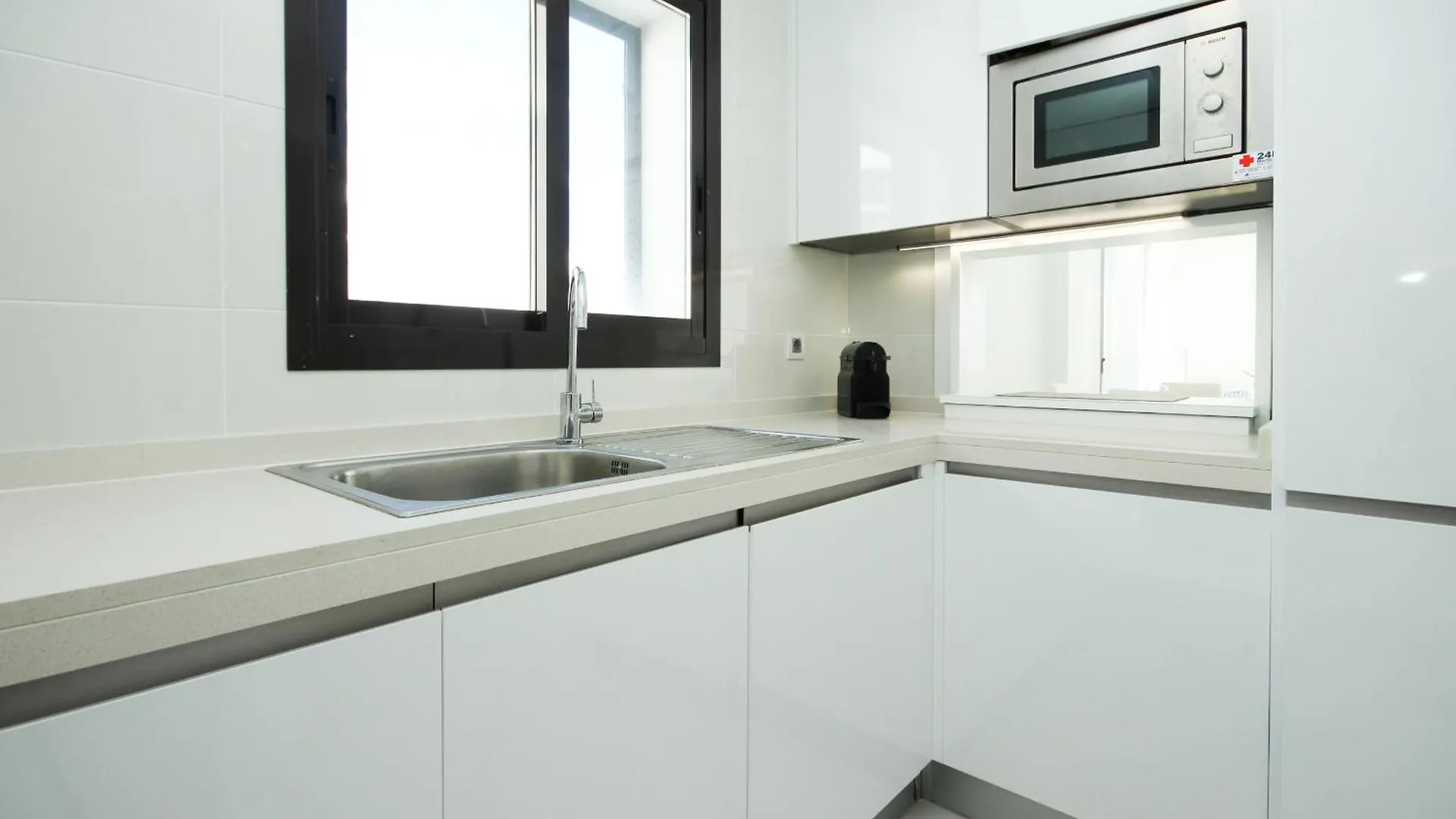 Beachfront Penthouse With Sea Views, Hot Tub, Bbq Casares Apartment
